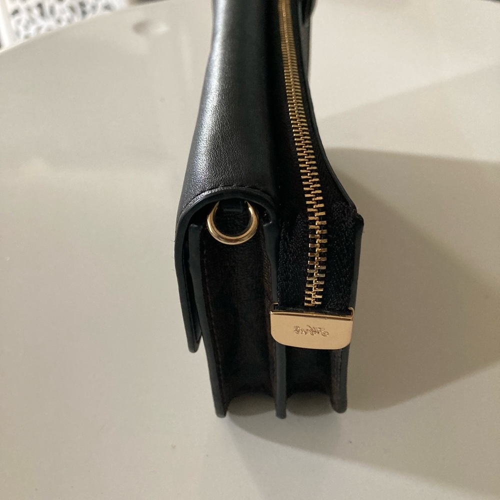COACH FOLDOVER SIGNATURE COLORBLOCK WRISTLET - Picture 8 of 13